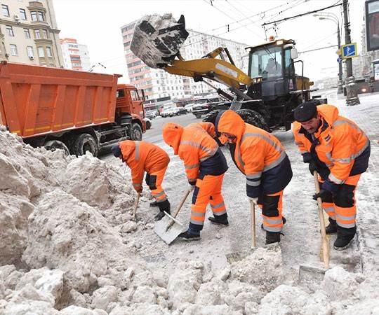 Уборка снега в Великих Луках и  Псковской области