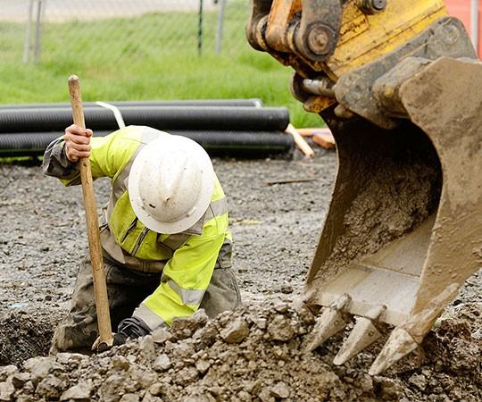 Земляные работы в Великих Луках и  Псковской области