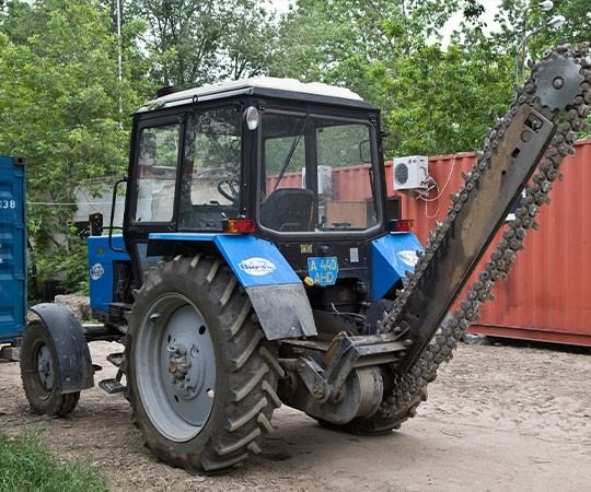 Траншеекопатель в аренду в Великих Луках и  Псковской области